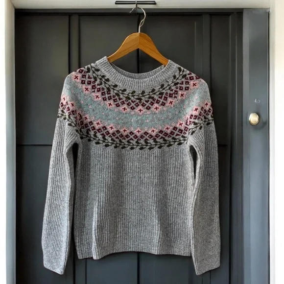 NWT Women’s Gray Isle Sweater! Large! NEW! - Picture 1 of 7
